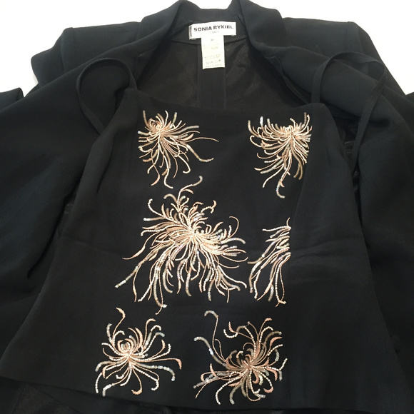 Meet - Picture 2 of 8